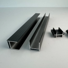 2 DB alumínium fedél WPC kerítéshez, 26x24 mm, 1730 mm hosszúság, fekete